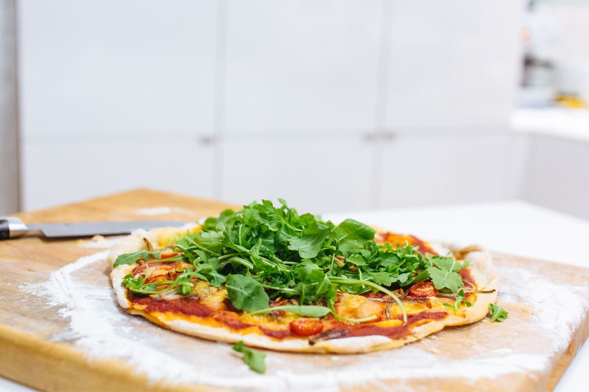 Hjemmelavet pizza til udendørs eventyr