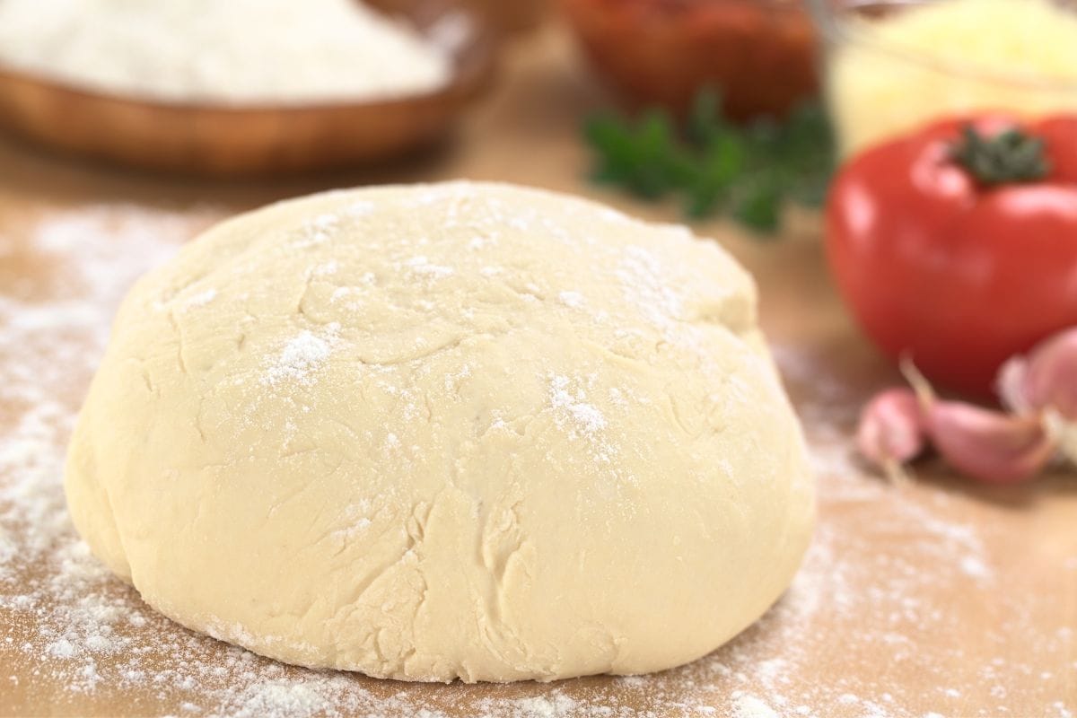 Hjemmelavet pizzadej fra bunden