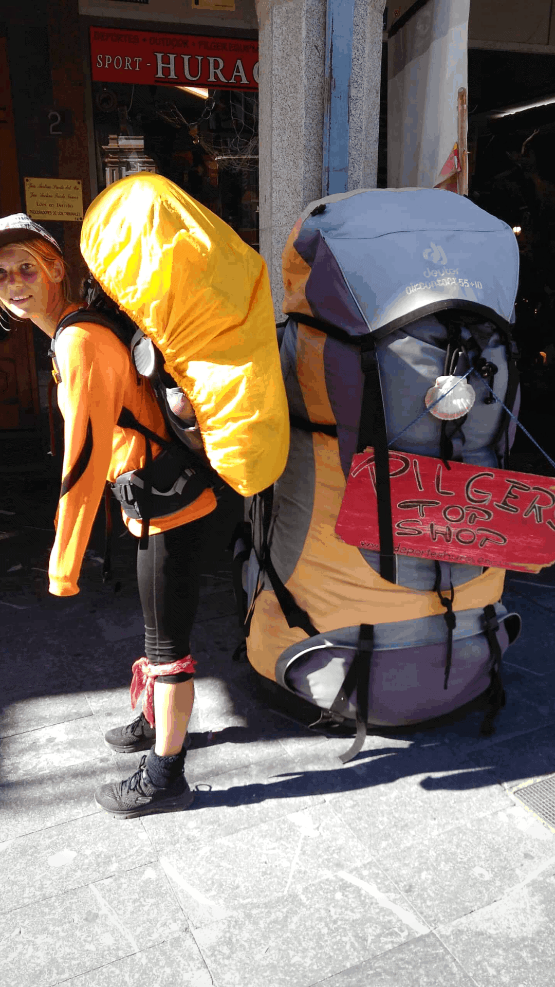 não é assim que você deve arrumar uma mochila no caminho